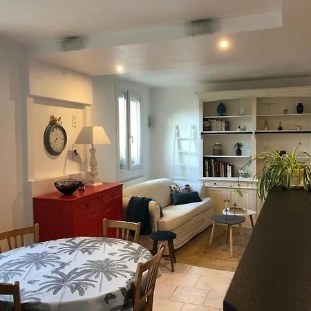 Appartement En Duplex Avec Parking Et Jardinet Bourges Exterior foto