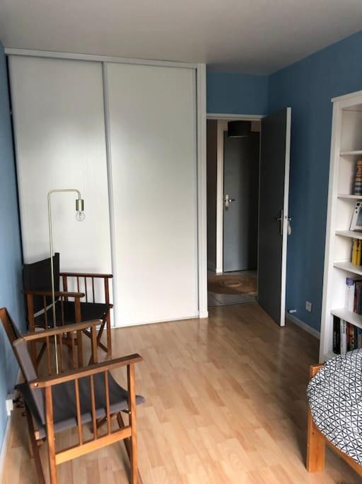 Appartement En Duplex Avec Parking Et Jardinet Bourges Exterior foto